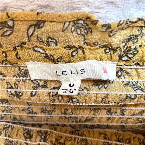 $5 or 3/$10 Yellow Puff Sleeve Blouse Size Medium - Picture 3 of 4